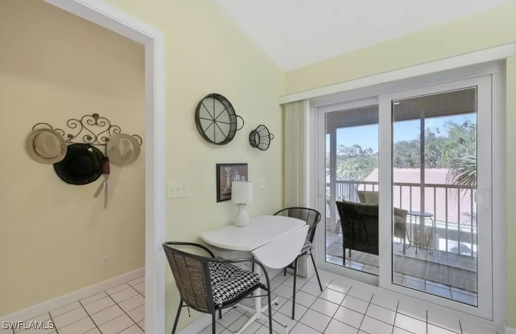 2305 Hidden Lake Drive Naples FL 34112