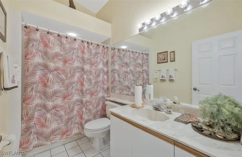 2305 Hidden Lake Drive Naples FL 34112