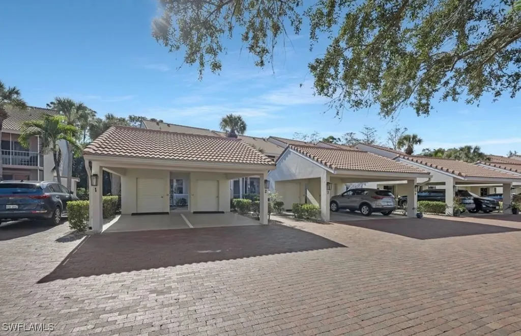 2305 Hidden Lake Drive Naples FL 34112