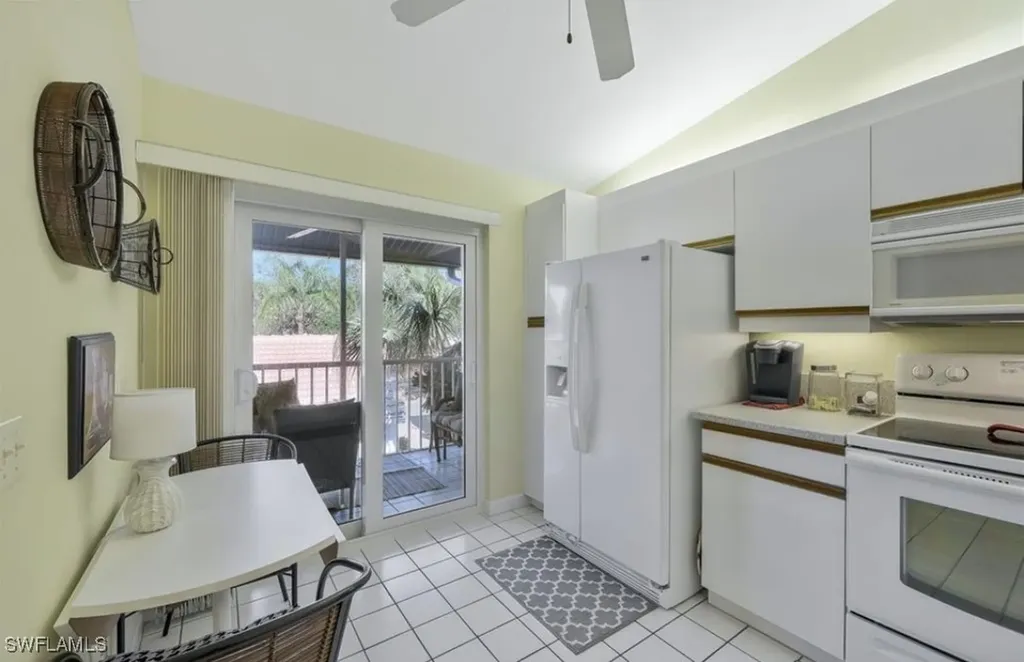 2305 Hidden Lake Drive Naples FL 34112