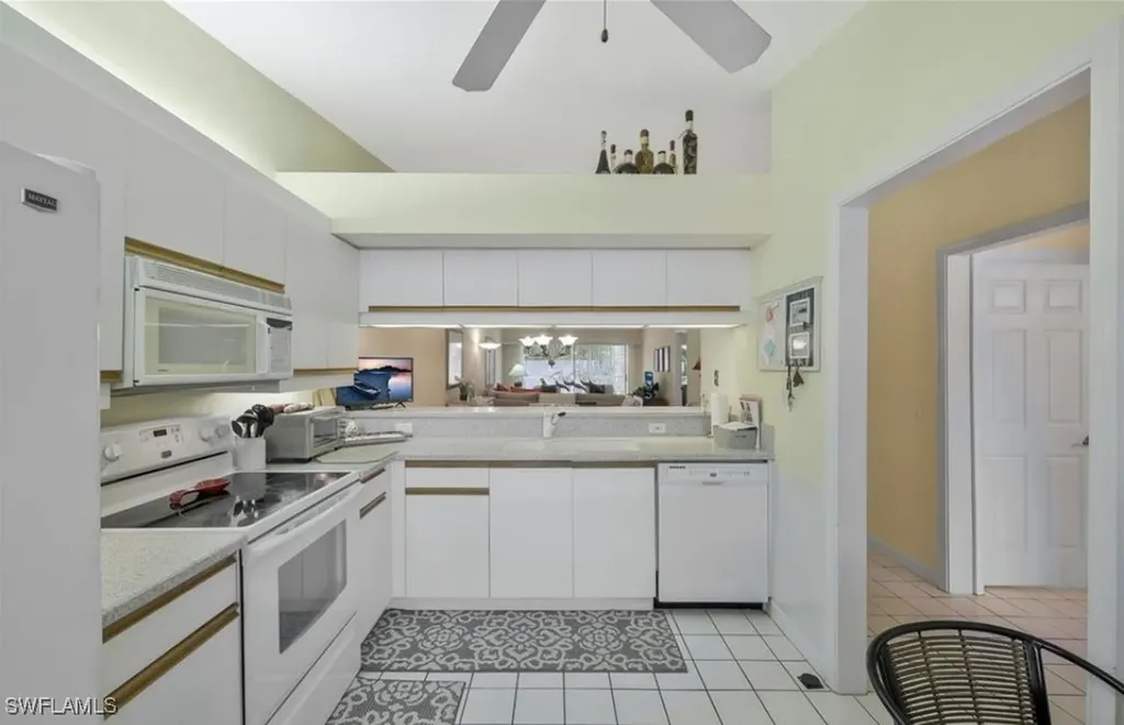 2305 Hidden Lake Drive Naples FL 34112