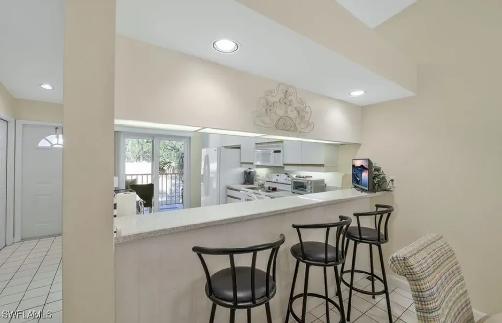 2305 Hidden Lake Drive Naples FL 34112