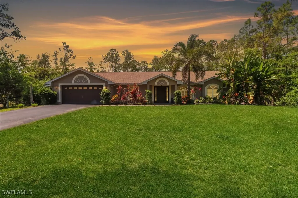 4280 8th Avenue NE Naples FL 34120