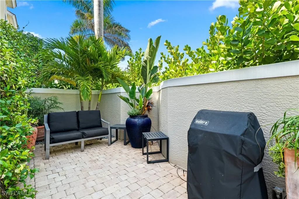 838 9th Avenue S Naples FL 34102