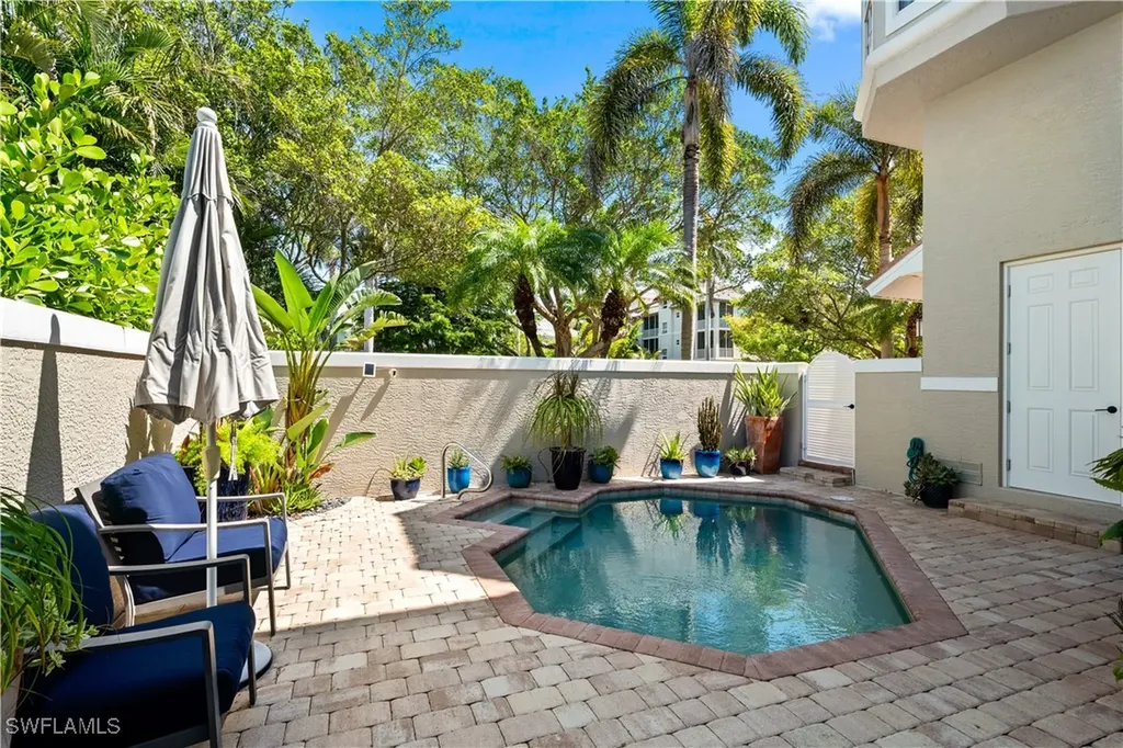 838 9th Avenue S Naples FL 34102