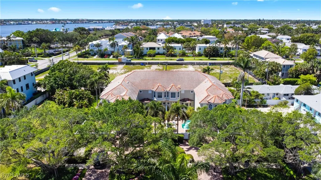 838 9th Avenue S Naples FL 34102
