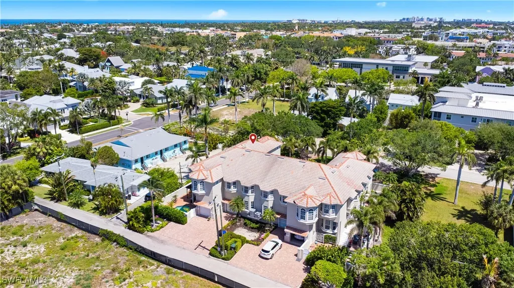 838 9th Avenue S Naples FL 34102