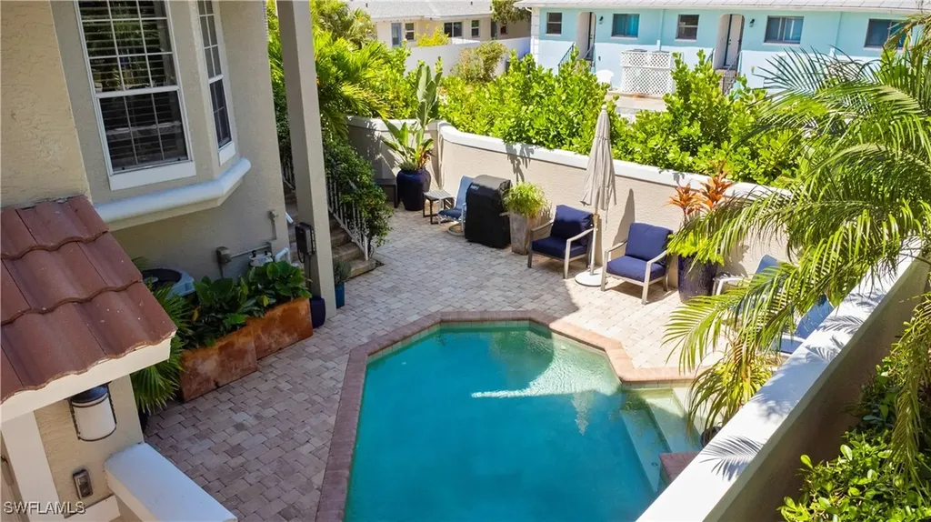 838 9th Avenue S Naples FL 34102