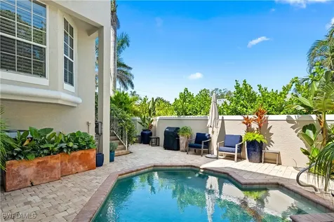 838 9TH Avenue S Naples FL 34102