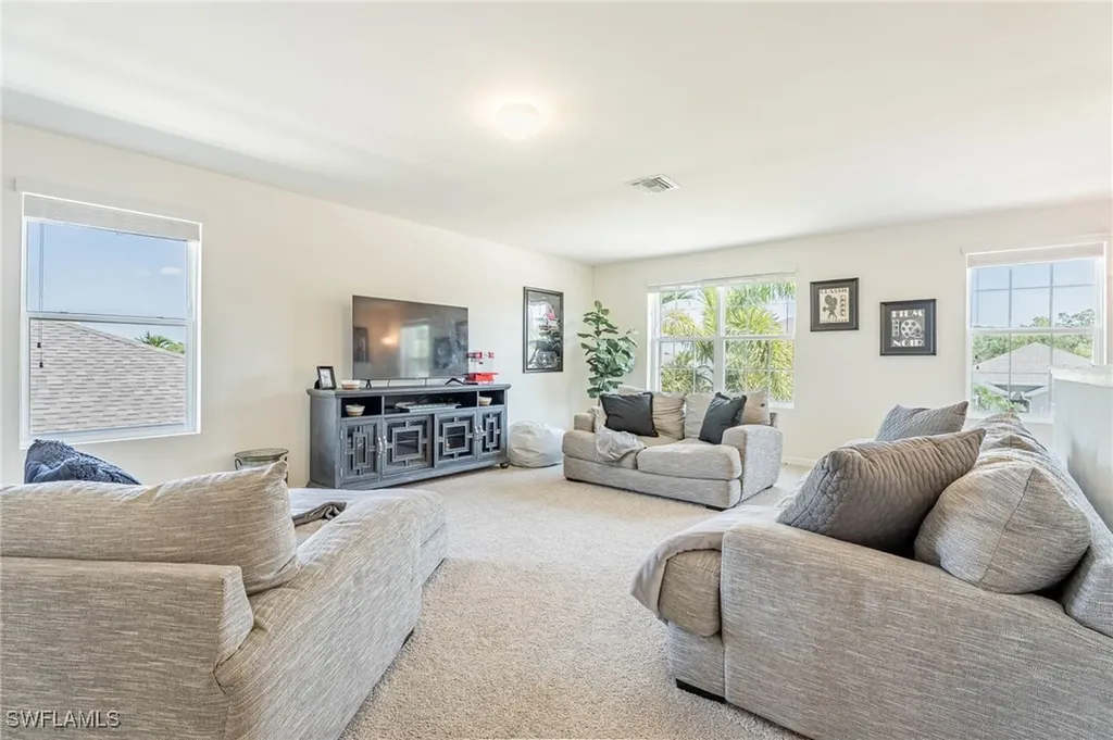3490 Acapulco Circle Cape Coral FL 33909