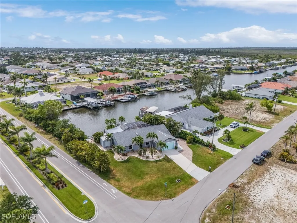 401 SW 38th Place Cape Coral FL 33991