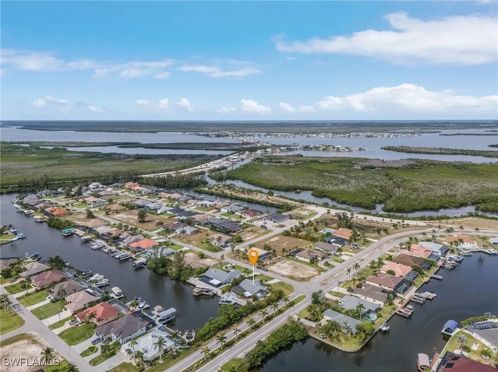401 SW 38th Place Cape Coral FL 33991