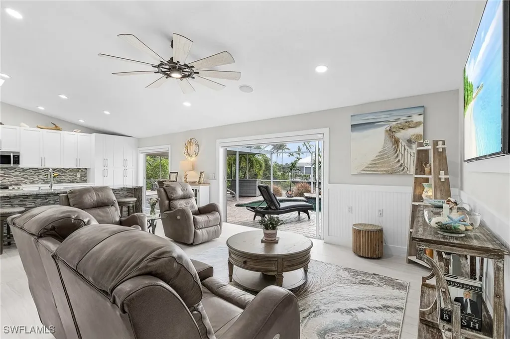 401 SW 38th Place Cape Coral FL 33991