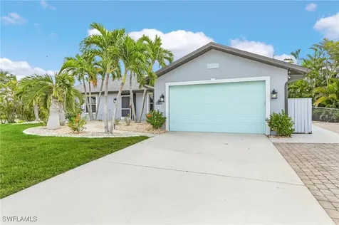 401 SW 38th Place Cape Coral FL 33991