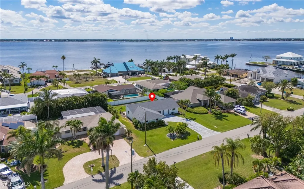 3513 SE 22nd Avenue Cape Coral FL 33904