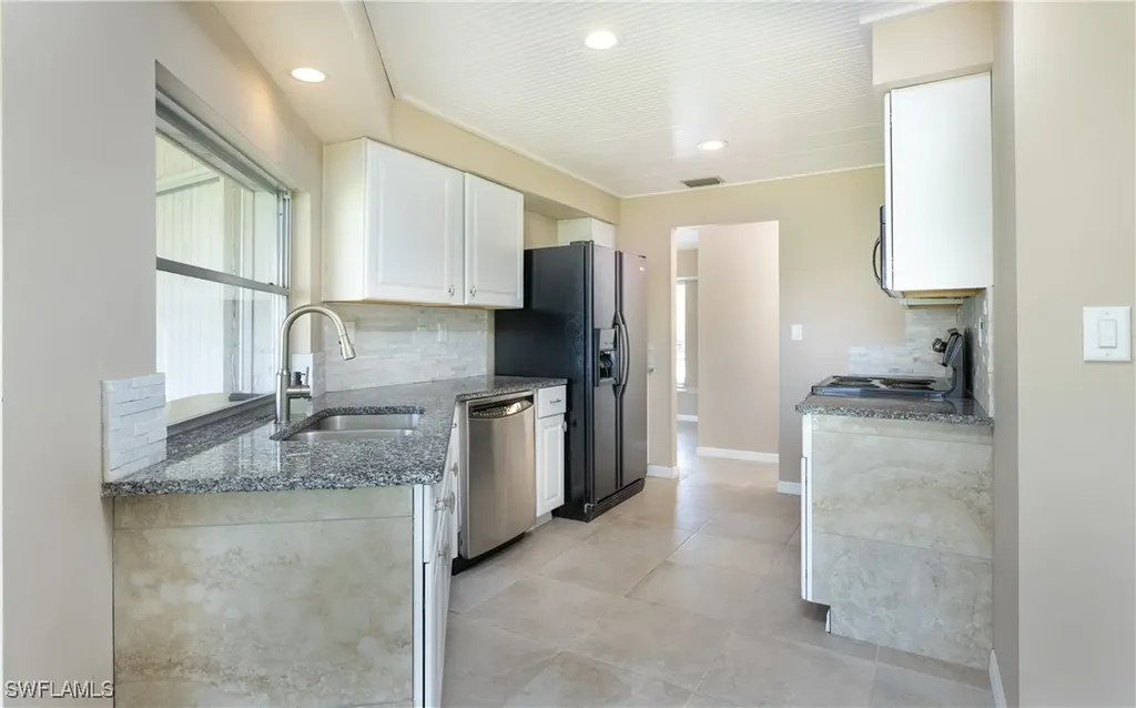 3513 SE 22nd Avenue Cape Coral FL 33904