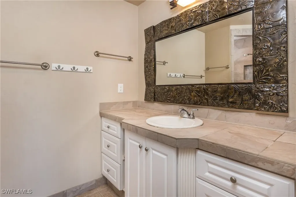 3513 SE 22nd Avenue Cape Coral FL 33904