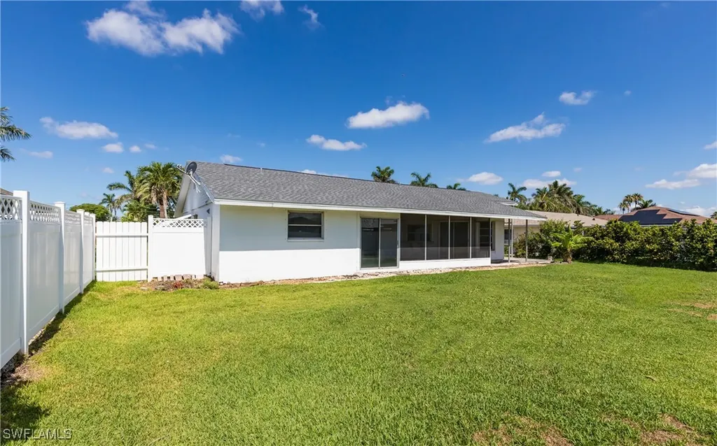3513 SE 22nd Avenue Cape Coral FL 33904