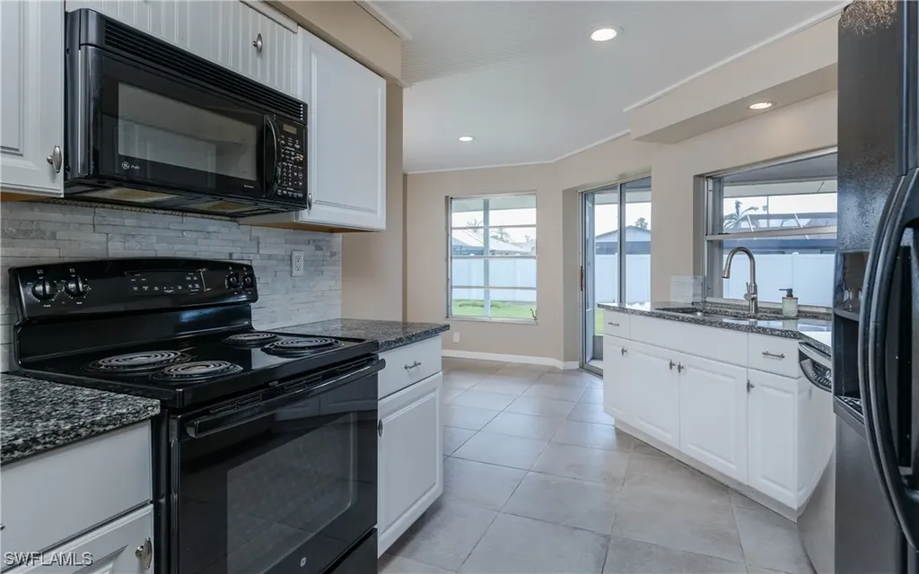 3513 SE 22nd Avenue Cape Coral FL 33904