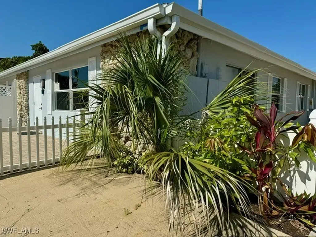 1185 Cherrystone Court Naples FL 34102