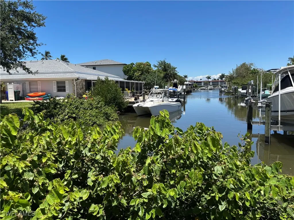 1185 Cherrystone Court Naples FL 34102