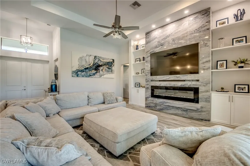1214 SW 18th Avenue Cape Coral FL 33991
