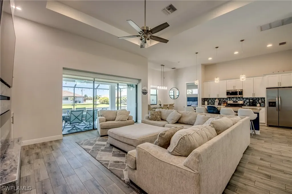 1214 SW 18th Avenue Cape Coral FL 33991