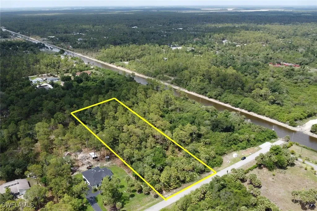 Xxx 18th Avenue SE Naples FL 34117