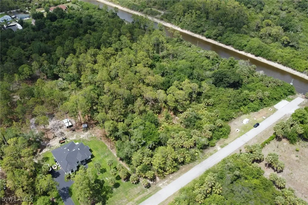 Xxx 18th Avenue SE Naples FL 34117