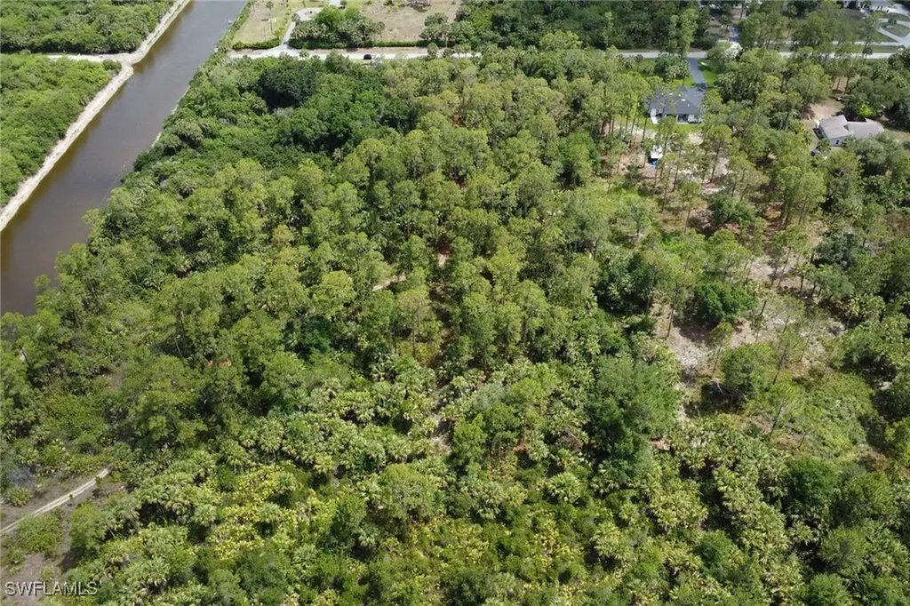Xxx 18th Avenue SE Naples FL 34117