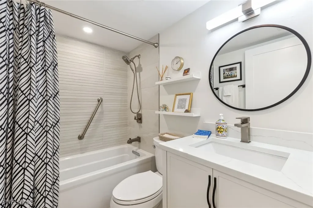 766 Central Avenue Naples FL 34102