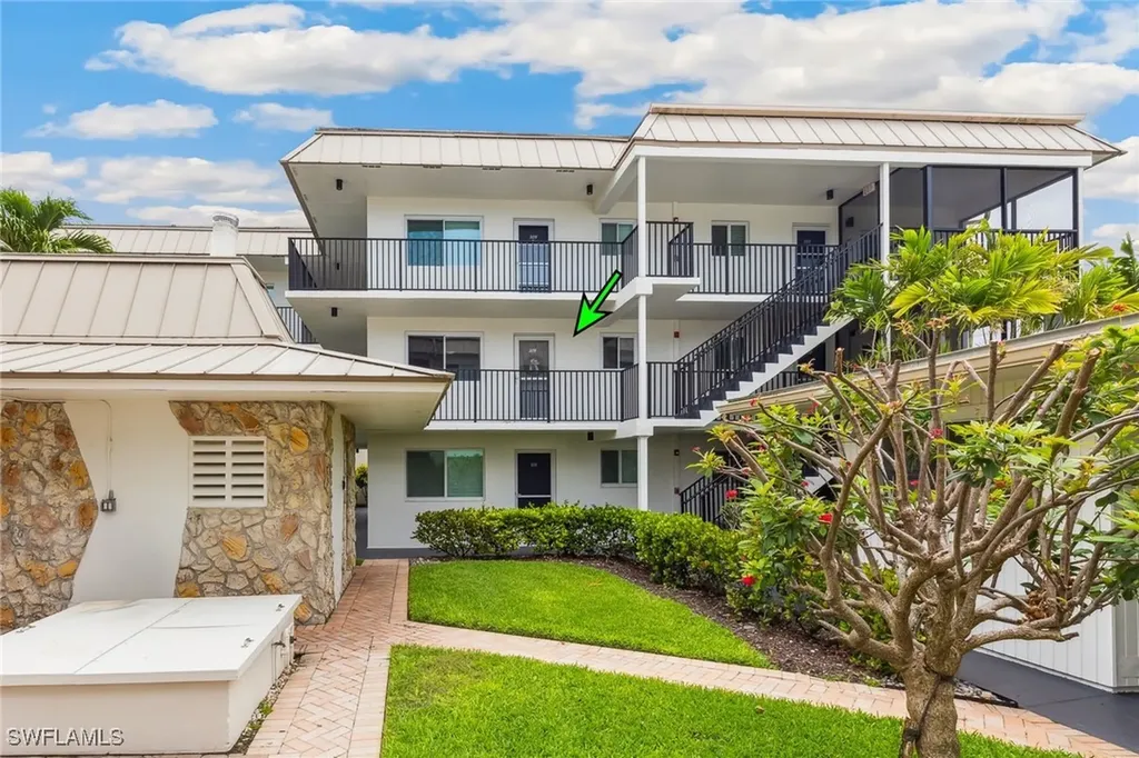 766 Central Avenue Naples FL 34102