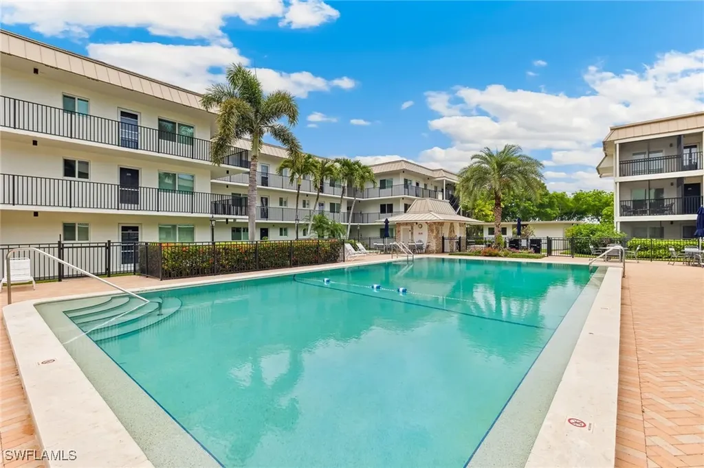 766 Central Avenue Naples FL 34102