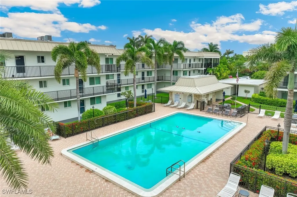 766 Central Avenue Naples FL 34102