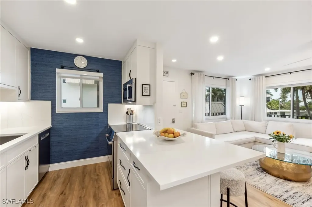 766 Central Avenue Naples FL 34102