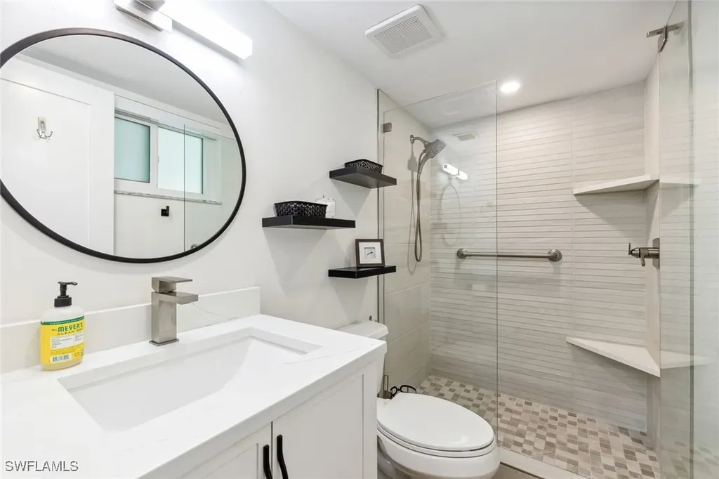 766 Central Avenue Naples FL 34102