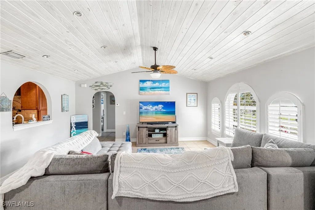 17 NW 38th Place Cape Coral FL 33993