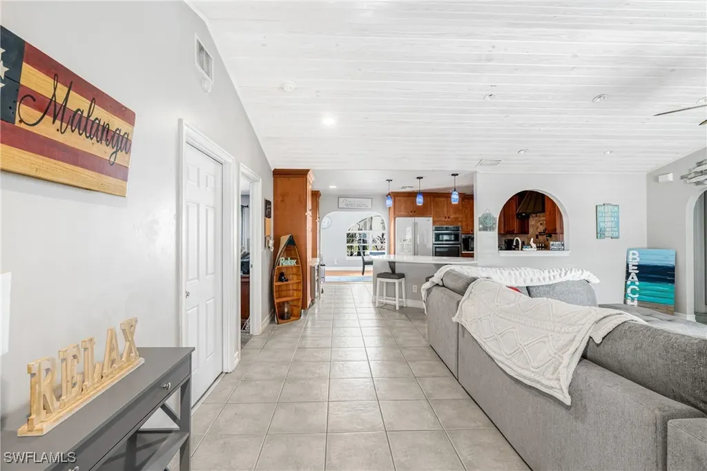 17 NW 38th Place Cape Coral FL 33993