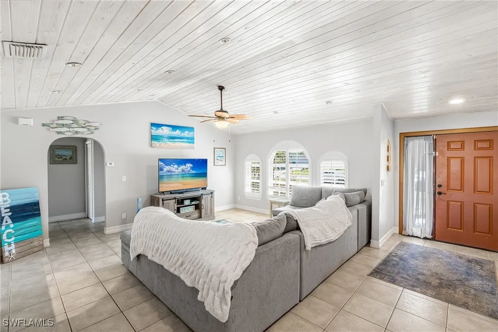 17 NW 38th Place Cape Coral FL 33993