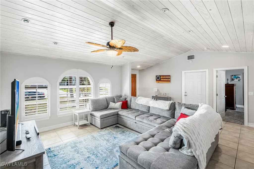 17 NW 38th Place Cape Coral FL 33993