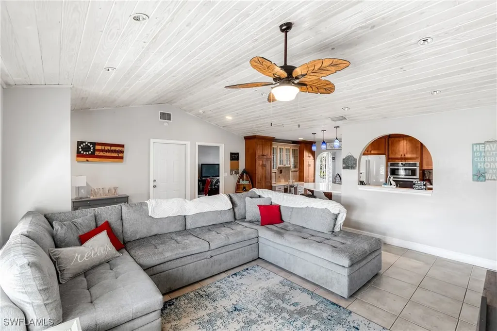 17 NW 38th Place Cape Coral FL 33993
