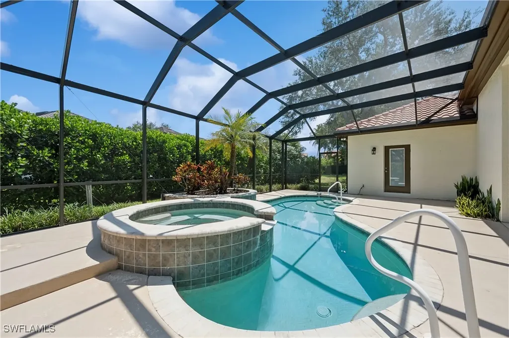 2096 Mission Drive Naples FL 34109