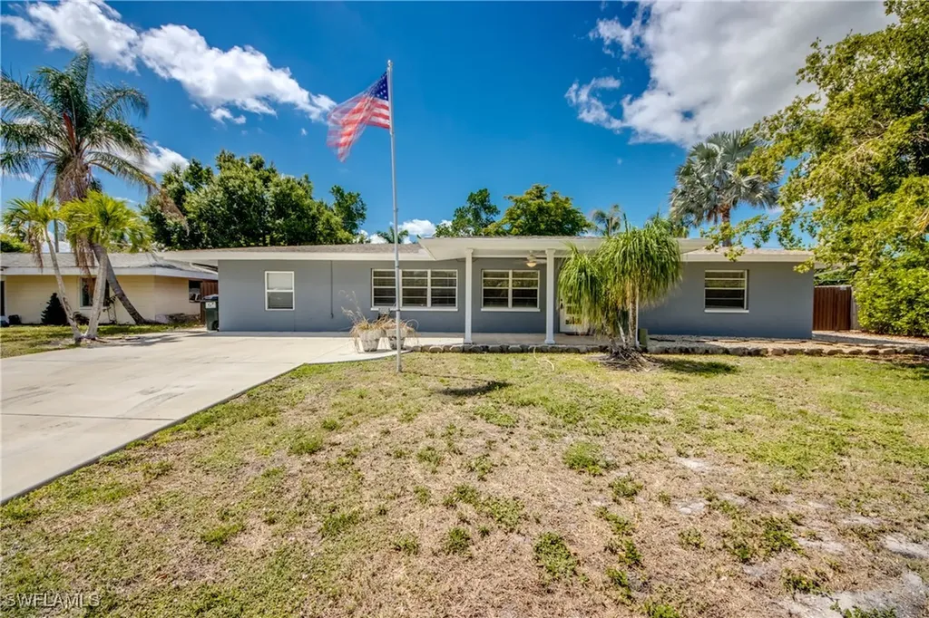 1426 Davis Drive Fort Myers FL 33919
