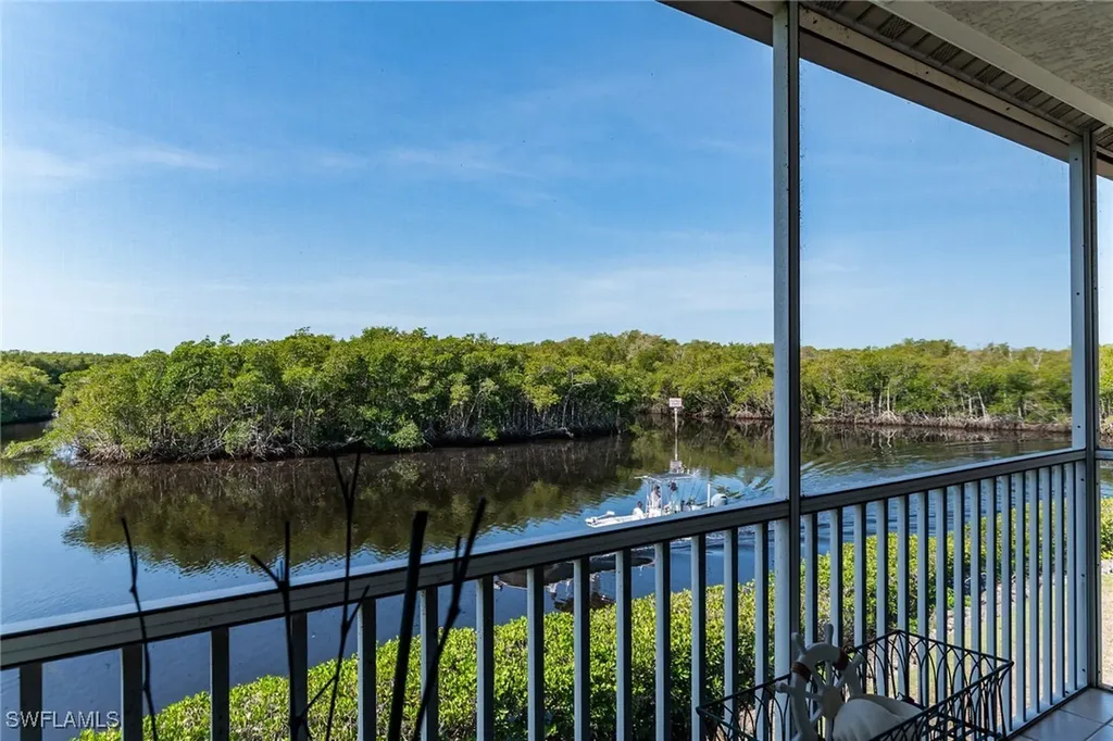 154 Newport Drive Naples FL 34114