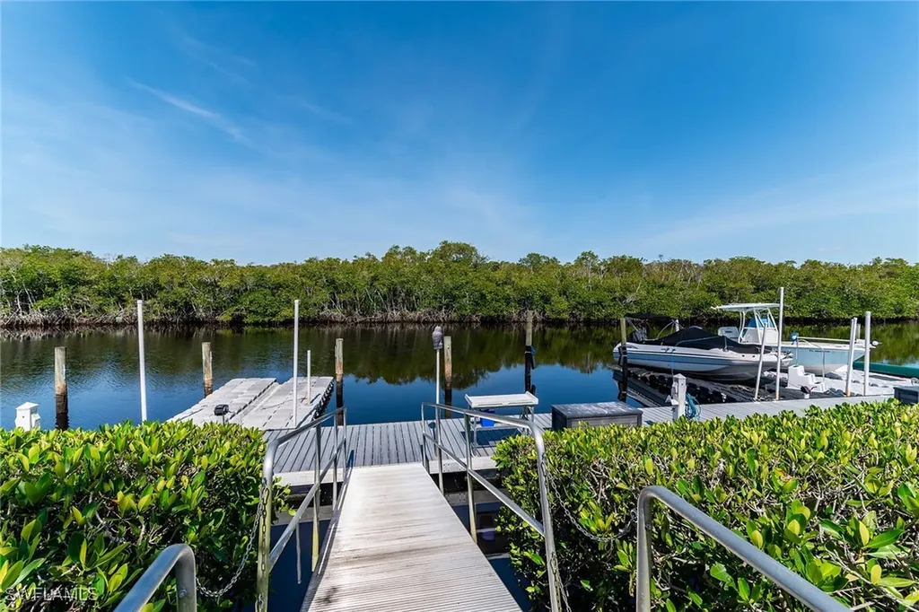 154 Newport Drive Naples FL 34114