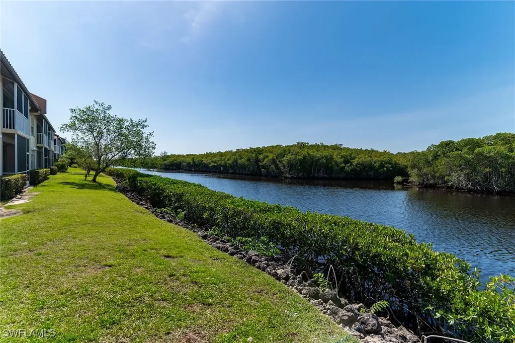 154 Newport Drive Naples FL 34114