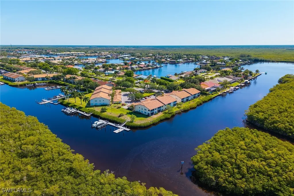 154 Newport Drive Naples FL 34114