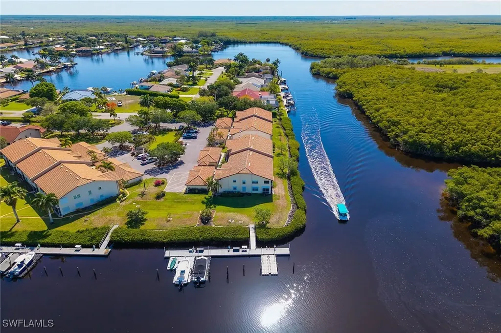 154 Newport Drive Naples FL 34114