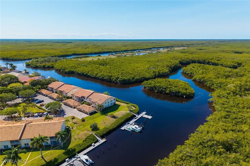 154 Newport Drive Naples FL 34114