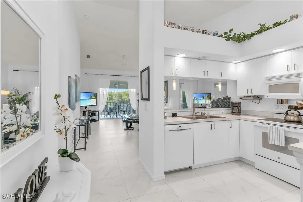 154 Newport Drive Naples FL 34114